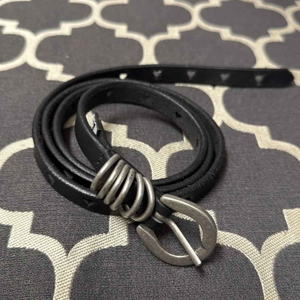 Free People“ Love Language” Skinny Belt